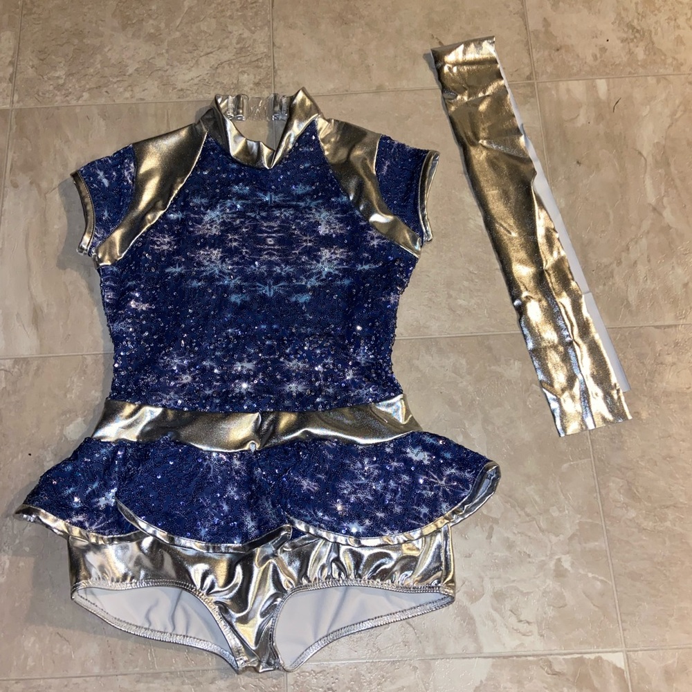 Dance costume size: child large